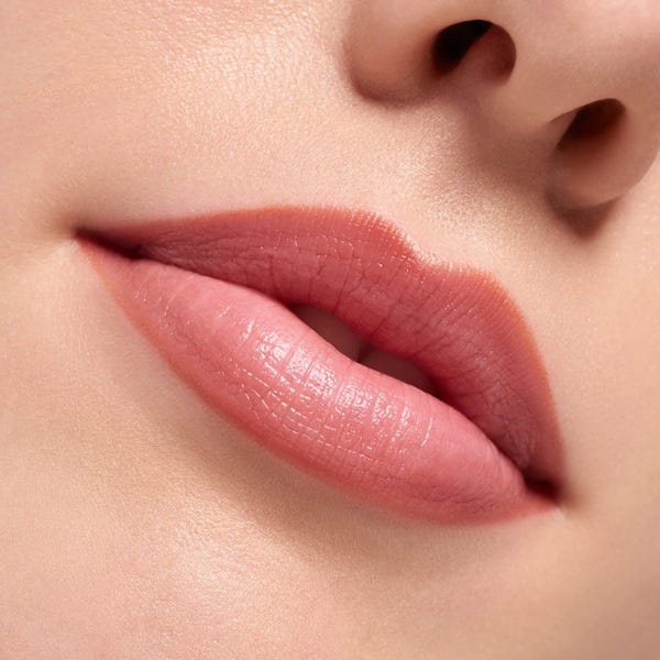 Essence Poutline Soft