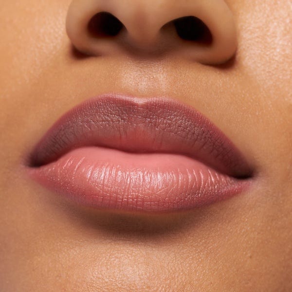 Essence Poutline Soft