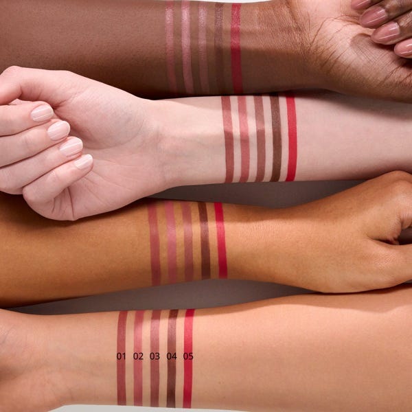 Essence Poutline Soft