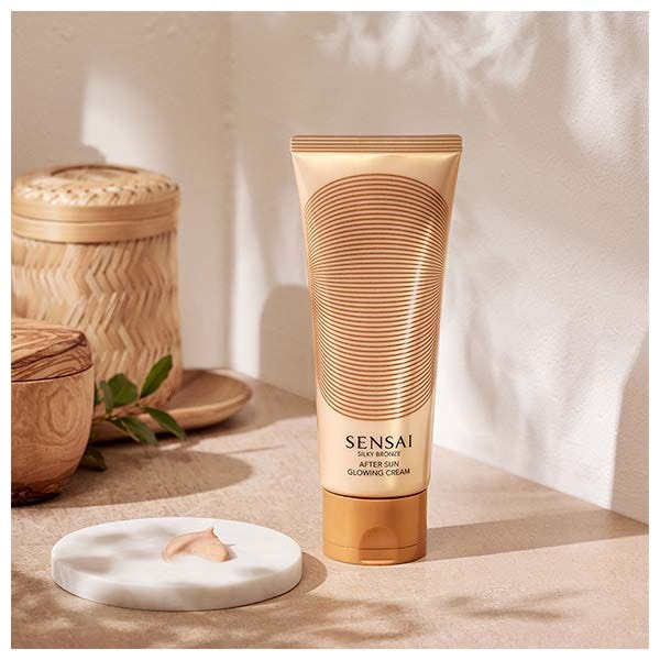 Silky Bronze After Sun Glowing Cream